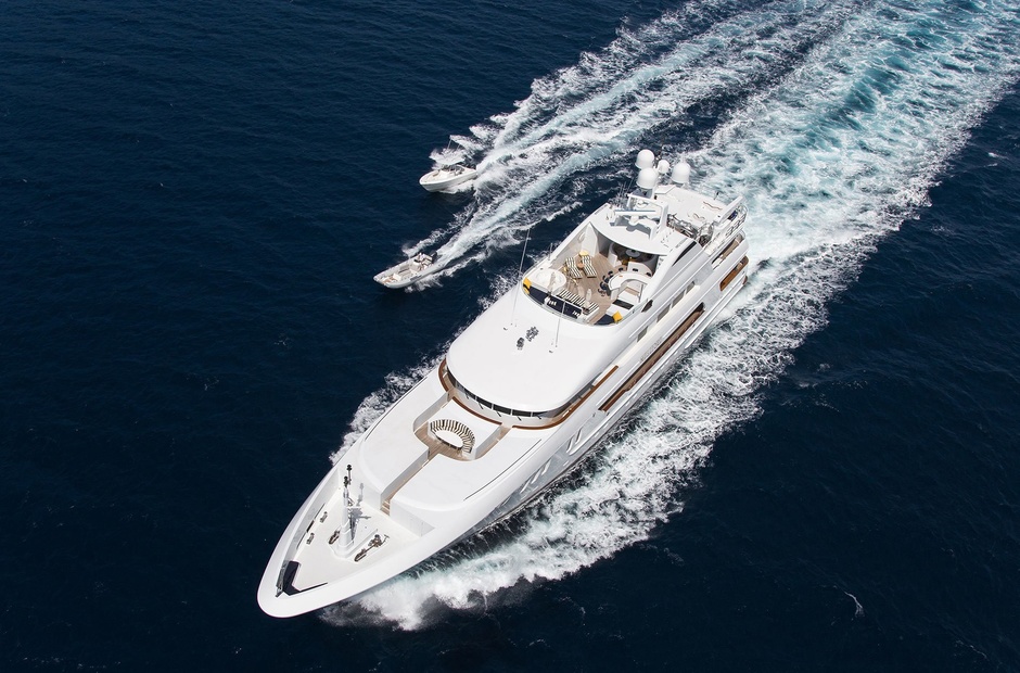 Trinity Yachts Mustique